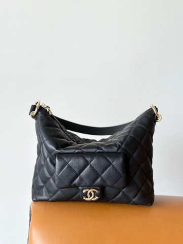 Chanel hobo black leather bag 2024