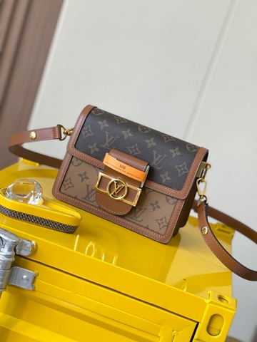 Louis Vuitton M45959 Dauphine mini bag