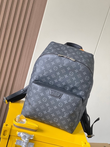 Louis Vuitton M43186Discovery Backpack