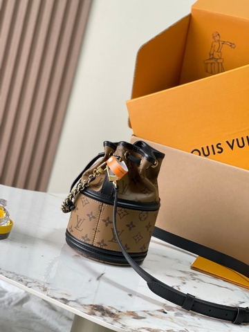 Louis Vuitton M83480 Canoé