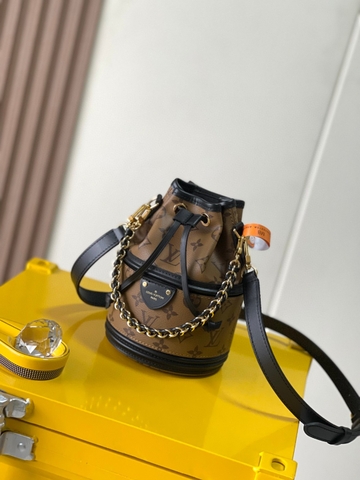 Louis Vuitton M83480 Canoé