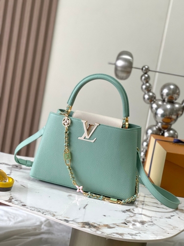 Louis Vuitton M24471 Capucines MM