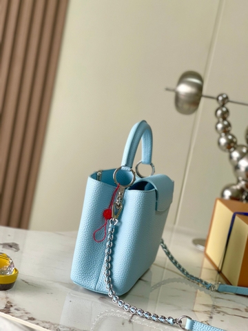 Louis Vuitton M22055 Capucines BB