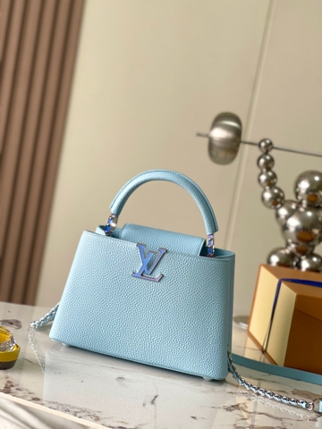 Louis Vuitton M22055 Capucines BB