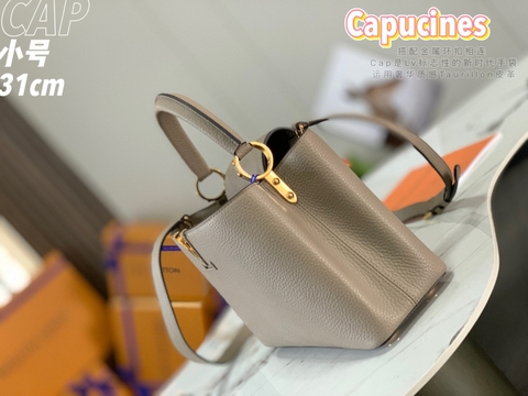Louis Vuitton M24745 Capucines MM
