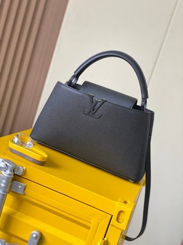 Louis Vuitton M23947 New Capucines East-West MM