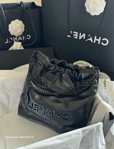 CHANEL 22 MINI HANDBAG Shiny Calfskin & black-Tone Metal Black AS3980