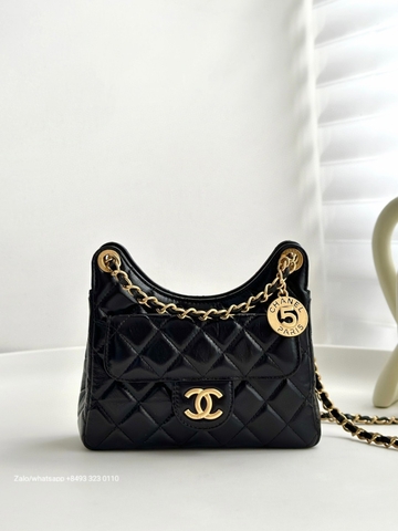 CHANEL HOBO BAG Shiny Crumpled Calfskin & Gold-Tone Metal Black AS4323