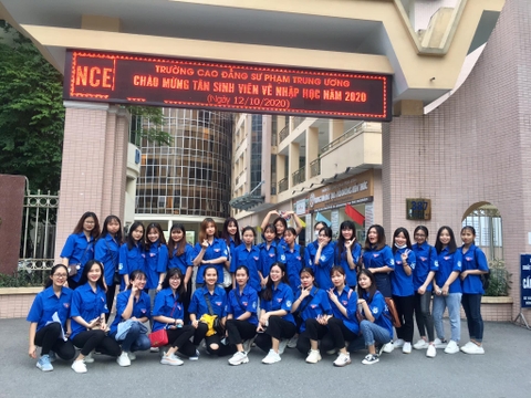 Hoạt động sinh viên - Sinh viên tập nhảy Flashmob