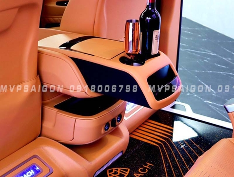 Con ngựa bệ tì tay Mercedes Benz V250 mẫu 2025