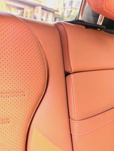 Độ ngả lưng ghế hàng hai Mercedes Benz GLC