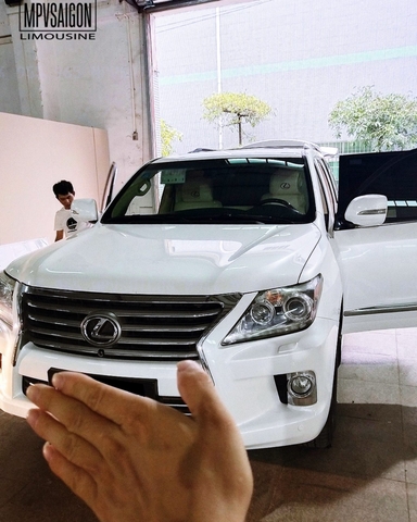 LEXUS LX570 nâng cấp thương gia có vách ngăn