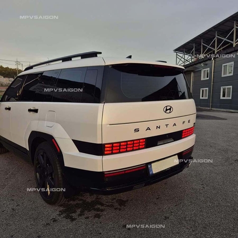 HYUNDAI SANTA FE 2025: Nâng cấp cụm đèn hậu mẫu Hàn Quốc