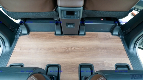 Sàn gỗ SPC Toyota Innova Cross 2025