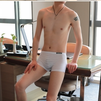 Hướng dẫn cách mặc quần lót nam Boxer đúng cách