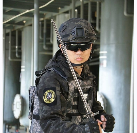 Baton Police: Gậy Ba Khúc Đặc Nhiệm Đáng Tin Cậy