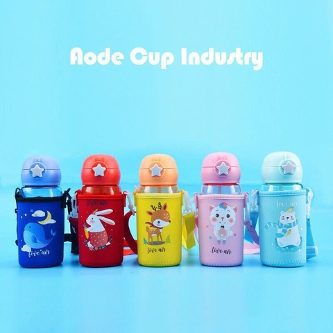 Bình nước có túi đeo hình thú cute 500ml