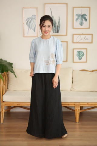 M-Collection - Áo Cổ Tròn Thêu Hoa Nhí Thêu Lụa Hàn - A11988LW01