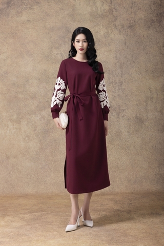 SWANLAKE | Váy Đầm Maxi Nữ Vải Lụa Dày Cao Cấp Cổ Tròn Tay Dài Thêu Hoa Dây Thắt Eo Dự Tiệc D13132LW01