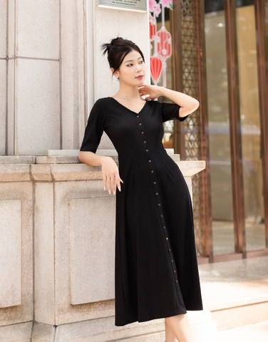 Đầm Thun Gân Cài Nút Gỗ Swanlake - D10967LW01