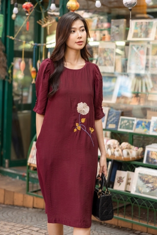 Đầm Lụa Hàn Thêu Hoa Swanlake - D11706LW01
