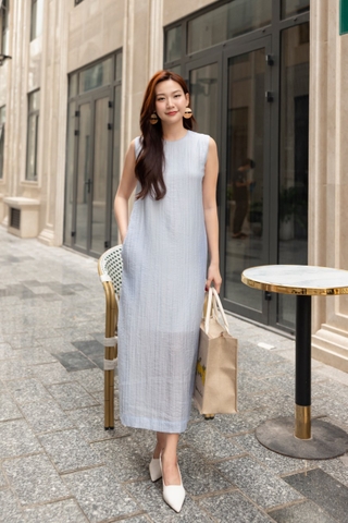 Đầm Suông sát Nách Cổ Tròn Tơ Dập Ly Xanh trời Swanlake - D11719LW01