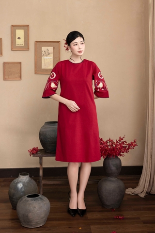 Đầm Phom Suông A Linen Thêu Hai Cánh Tay Viền Cổ Tròn - D12211LW01