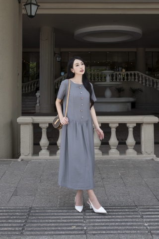 SWANLAKE | Váy Đầm Maxi Nữ Suông Trơn Đính Nút Bọc Tơ Cát Eo Hạ Xếp Ly Cổ Tròn Có Túi Công Sở D12835LW01