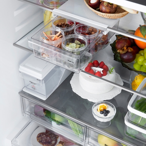 Tủ lạnh LG Inverter 617 lít Multi Door InstaView LFB61BLGAI