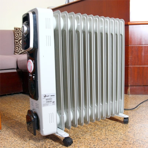 Máy sưởi dầu FujiE OFR4613