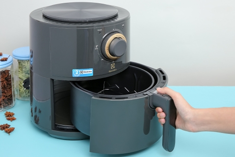 Nồi chiên không dầu Electrolux 3.4 lít E6AF1-220K