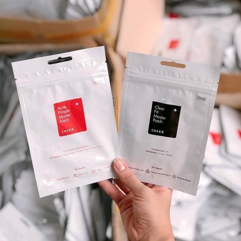 Miếng dán mụn Cosrx Acne Pimple Master Patch 24 miếng (Màu đỏ) và Cosrx The Clear Pit Master Patch 18 miếng (Màu đen)