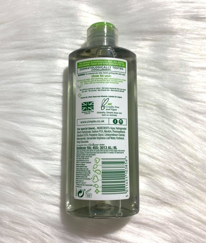 Nước Hoa Hồng Simple Soothing Facial Toner Simple 200ml ( Mẫu cũ )