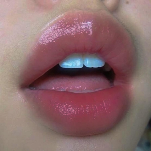 Mặt Nạ Ngủ Dưỡng Ẩm Và Phục Hồi Môi Thâm Laneige Lip Sleeping Mask (Berry) 20g