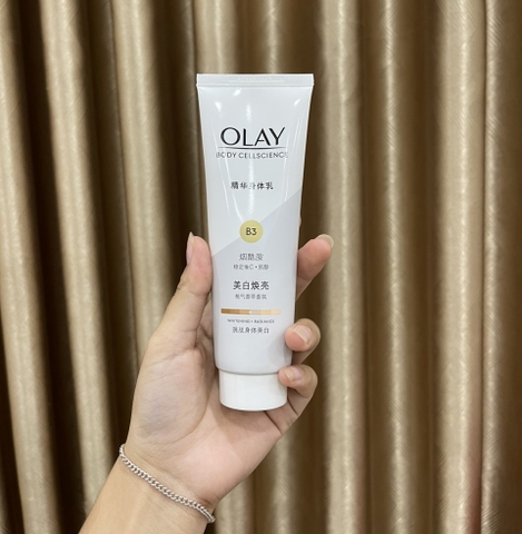 Sữa Dưỡng Thể Olay body B3 + vitamin C optic glow radiance dưỡng trắng toàn thân 250ml