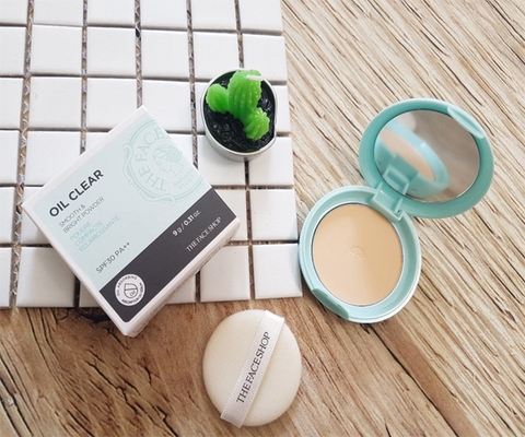 Phấn Phủ Nén Kiềm Dầu The Face Shop Oil Clear Smooth & Bright Powder SPF30 PA+++ 9g