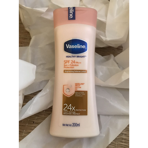 Sữa Dưỡng Thể Chống Nắng và Dưỡng Sáng Da Vaseline Sun+ Pollution Protection SPF24 PA++ 200ml
