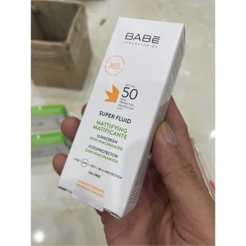 Kem chống nắng kiểm soát dầu da mụn Super Fluid Mattifying / Hyaluronic Acid Sunscreen SPF50 50ml