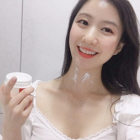 Kem dưỡng da vùng cổ Medi-Peel Premium Naite Thread Neck Cream 100ml