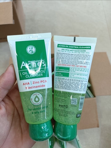 F426 - Gel Rửa Mặt ROHTO Acnes Kiểm Soát Nhờn Oil Control Cleanser