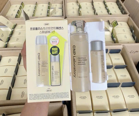 a64 - CNP - Set Nước Thần Keo Ong Propolis Treatment Ampoule Essence 150ml + 100ml