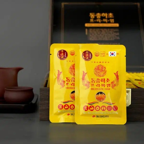 Nước Đông Trùng Hạ Thảo Daedong Ginseng Hàn Quốc, Tăng Cường Sức Khoẻ Hộp Gỗ (60 Gói x 30ml) LYO