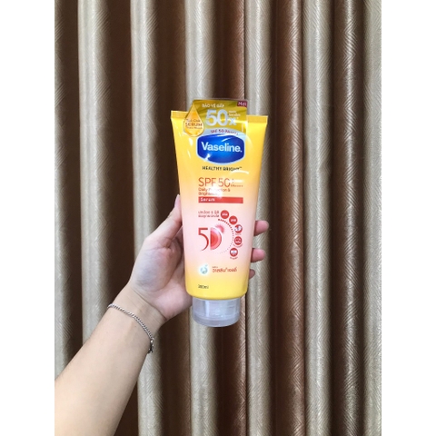 Sữa Dưỡng Thể Trắng Da Chống Nắng Vaseline Healthy Bright GLUTA-HYA 300ml