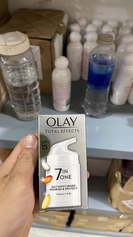 Kem Dưỡng Trắng Da Ngày & Đêm Olay 7 IN ONE Moisturiser Nourish Vitamin C & B3 Anh 50ml