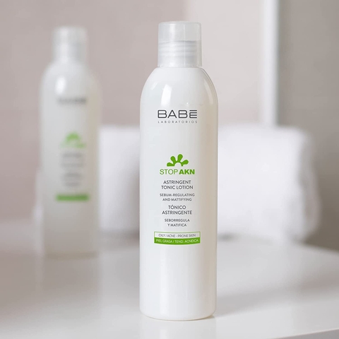 Toner Nước Hoa Hồng Cân Bằng Dầu Nhờn, Giảm Mụn BABE Laboratorios Babé Stop AKN Astringent Tonic Lotion 250ml