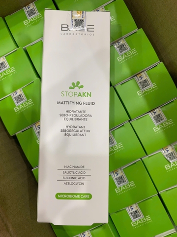 Kem dưỡng ẩm kiềm dầu giảm mụn BABE Stop AKN Mattifying Fluid 50ml