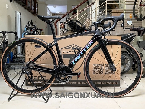 Xe đạp đua TWITTER R10 model 2020. Khung full Carbon, groupsets SRAM RIVAL 11