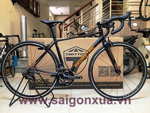 Xe đạp đua GEOMETRIC TERESA (Shimano 105 R7000) - Hàng nhập khẩu nguyên chiếc .