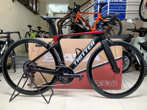 Xe đạp thể thao Road bike tay lái ngang TWITTER R5 2024 - Khung full Carbon, groupsets Retrospec 12 LÍP. Màu Đen