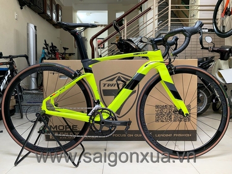 Xe đạp đua TWITTER CYCLONE PRO - Khung full Carbon, groupsets Retrospec 11 LÍP (màu Vàng)